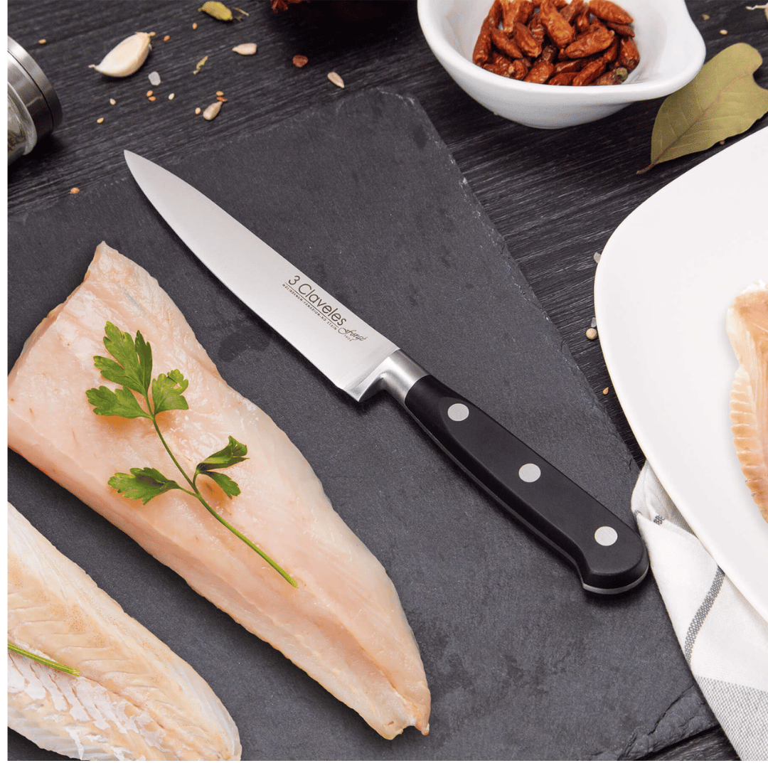 Cuchillo de Oficio 6” - 3 Claveles Forgé