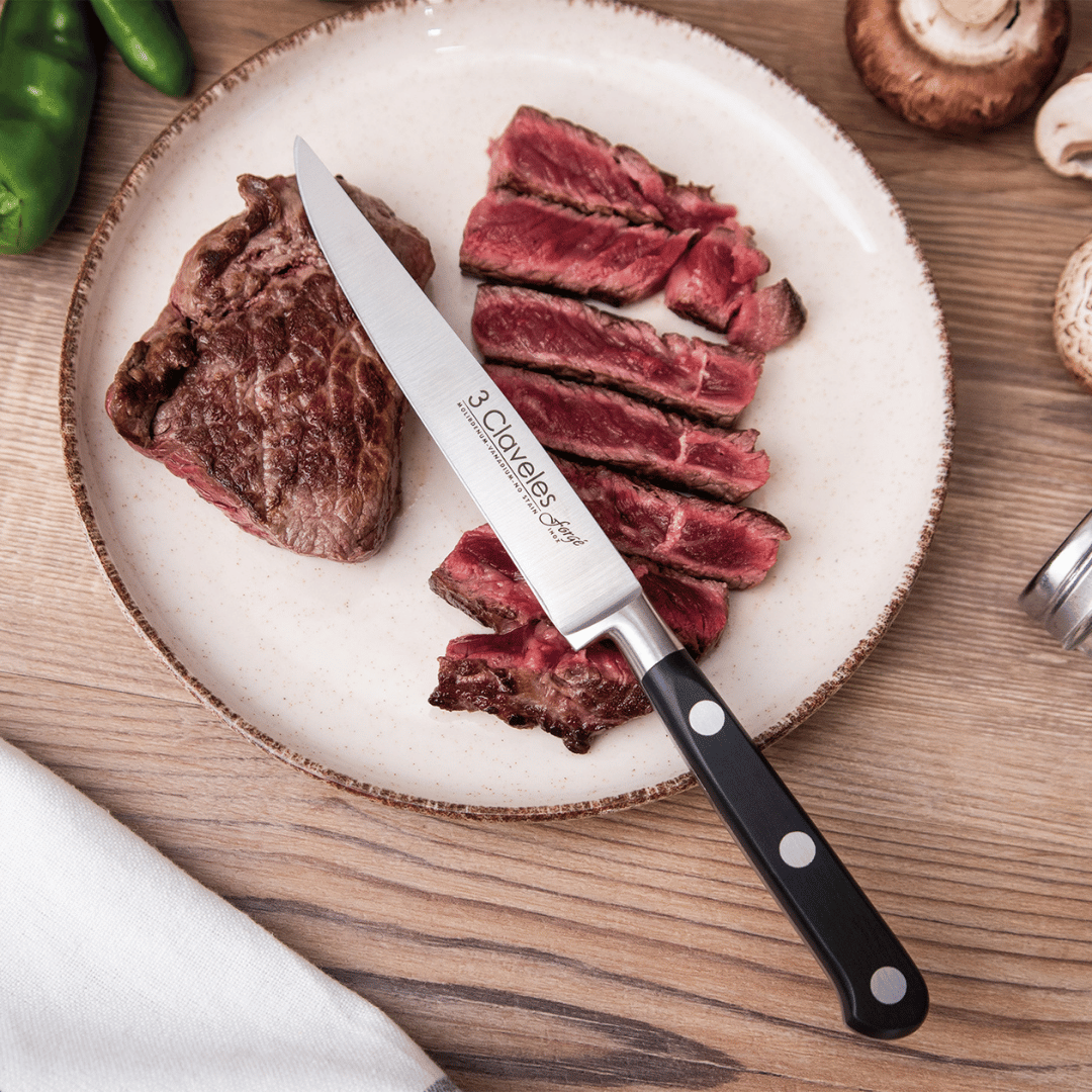 Cuchillo Chuletero 4.5" - 3 Claveles Forge