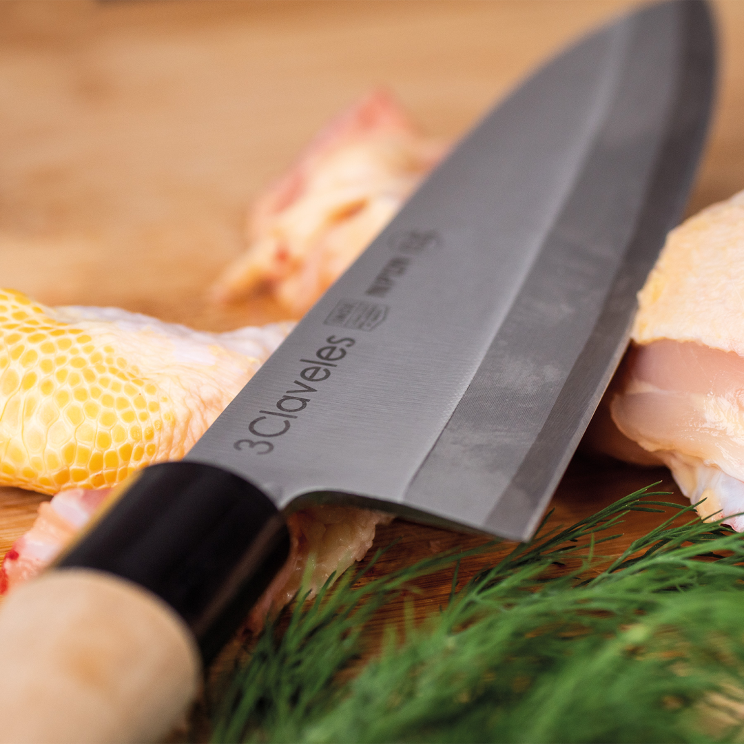 Cuchillo Nipón Deba 21cm - 3 Claveles