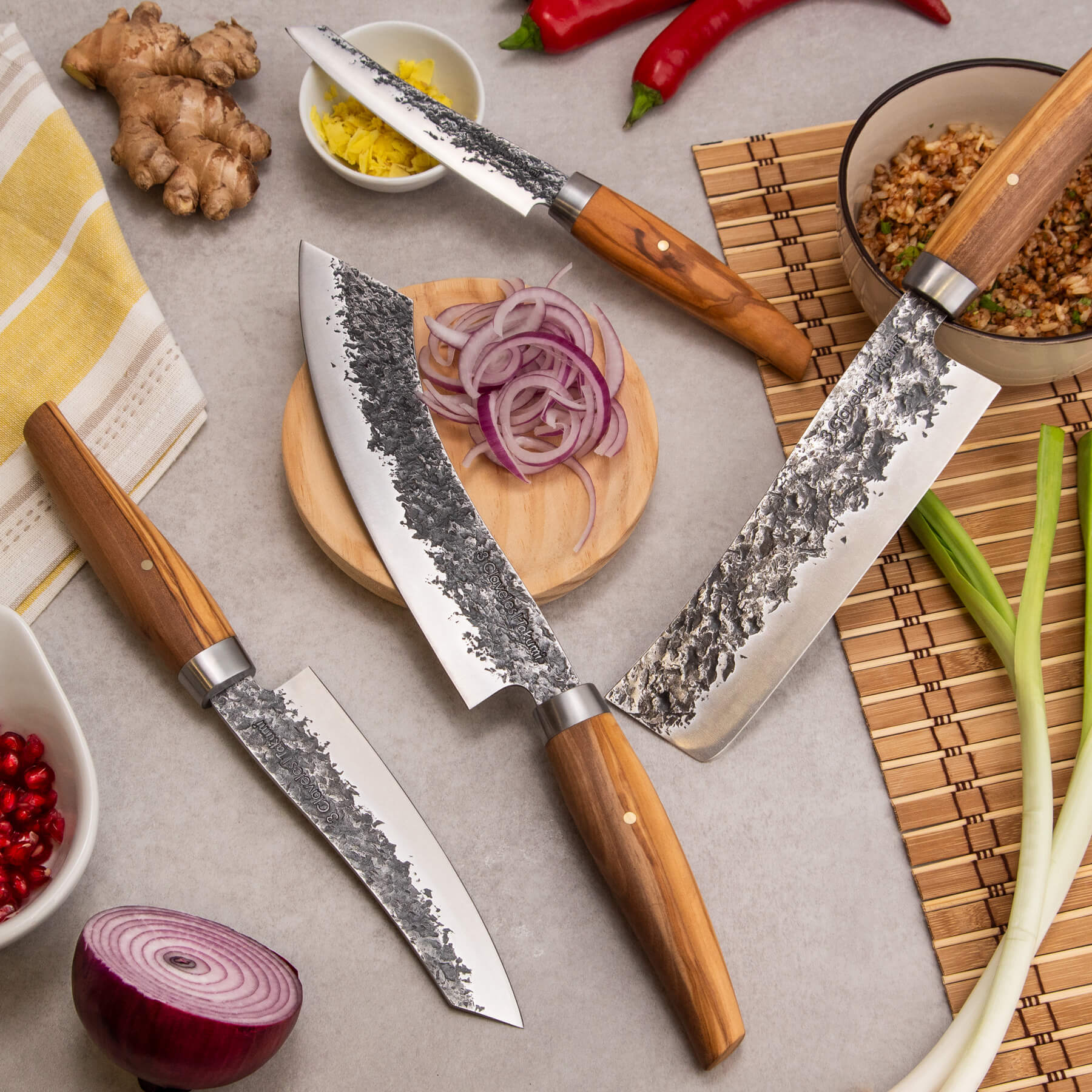 Cuchillo Oficio 5" - 3 Claveles Takumi