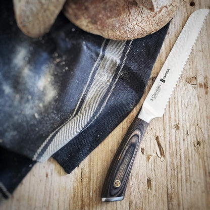 Cuchillo Serrucho 8” - 3 Claveles Sakura